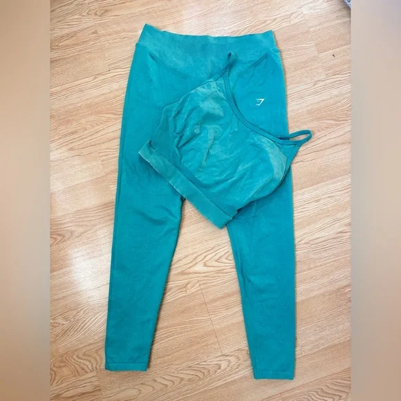 Gymshark set - Picture 3 of 6